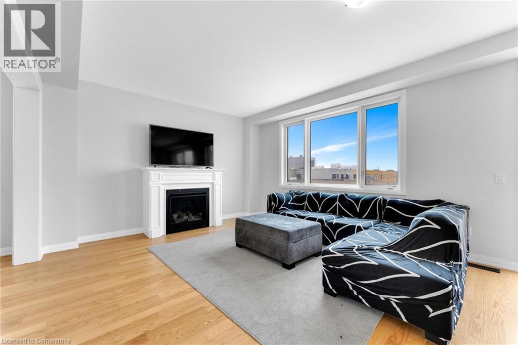Photo 8 of 815 Sobeski Avenue, Woodstock ON