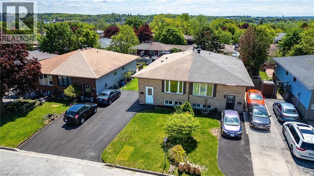 Photo 6 of 119 Nickolas Crescent, Cambridge ON