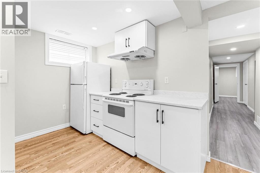 Photo 28 of 119 Nickolas Crescent, Cambridge ON