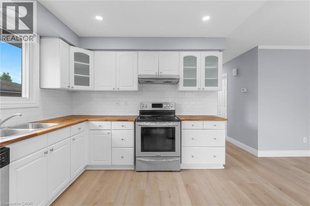 Photo 14 of 119 Nickolas Crescent, Cambridge ON