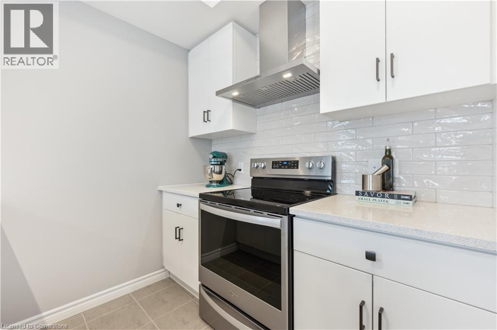 Photo 23 of 120 Lomond Lane, Kitchener ON