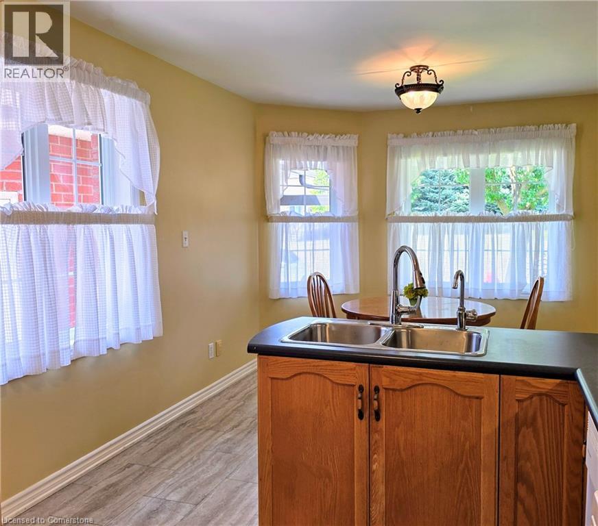 Photo 30 of 10 Isherwood Avenue Unit 5, Cambridge ON