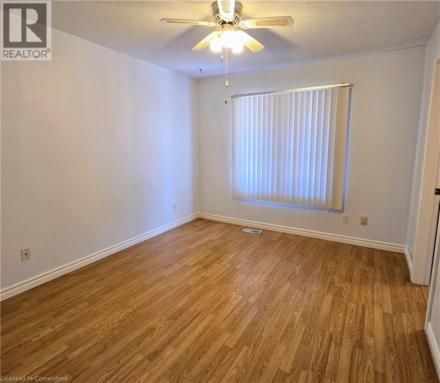 Photo 6 of 10 Isherwood Avenue Unit 5, Cambridge ON