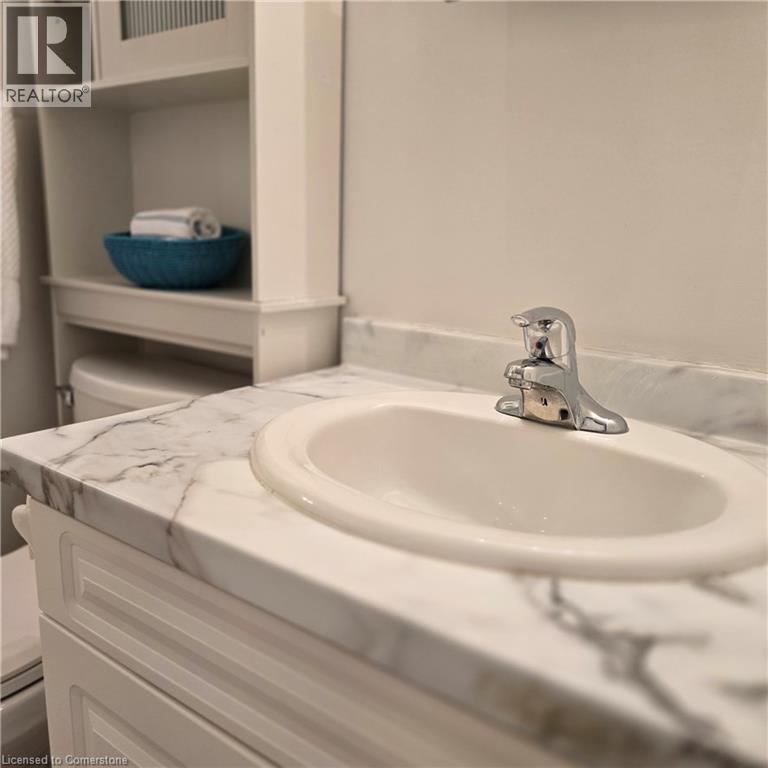 Photo 4 of 10 Isherwood Avenue Unit 5, Cambridge ON
