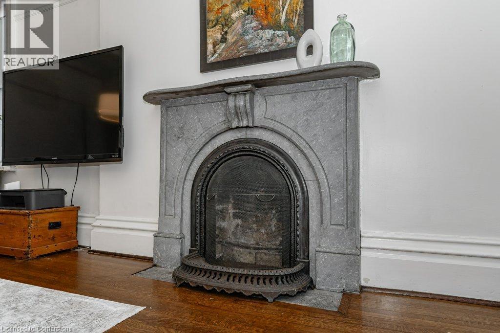 Photo 36 of 15 Liverpool Street, Guelph ON