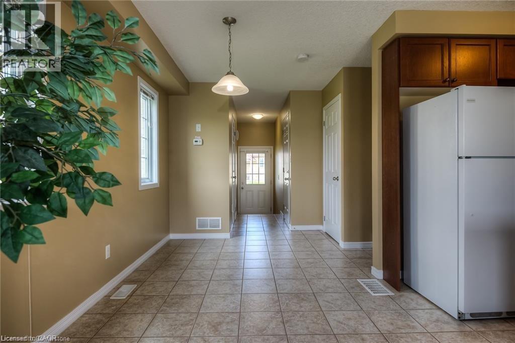 Photo 1 of 260 Countrystone Crescent, Kitchener ON
