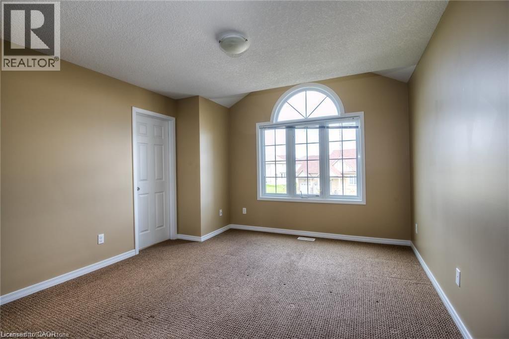 Photo 24 of 260 Countrystone Crescent, Kitchener ON