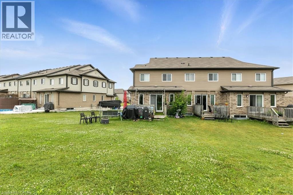 Photo 25 of 260 Countrystone Crescent, Kitchener ON