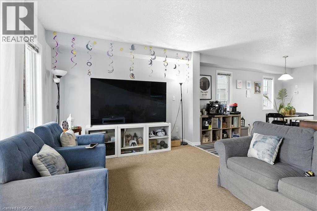 Photo 2 of 260 Countrystone Crescent, Kitchener ON