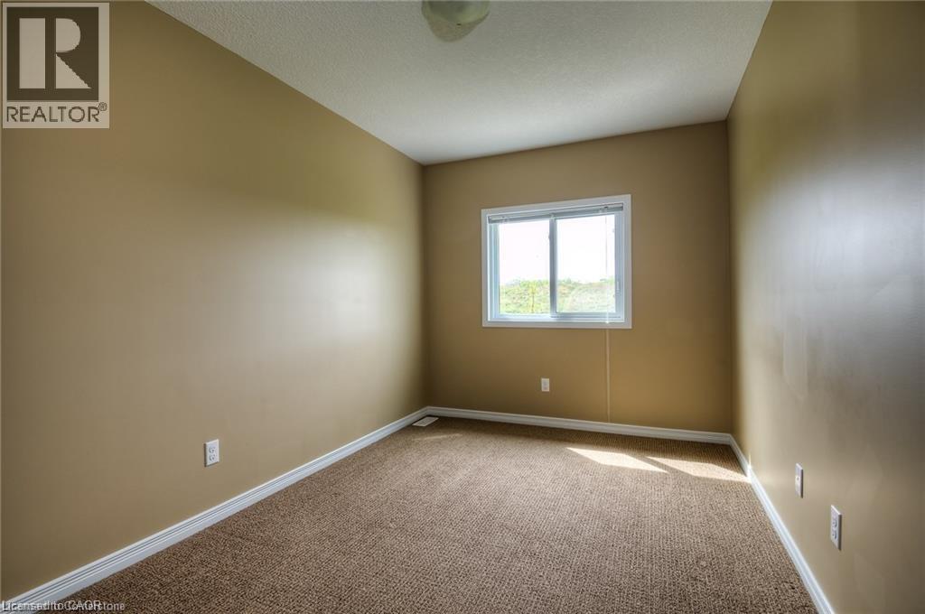 Photo 29 of 260 Countrystone Crescent, Kitchener ON