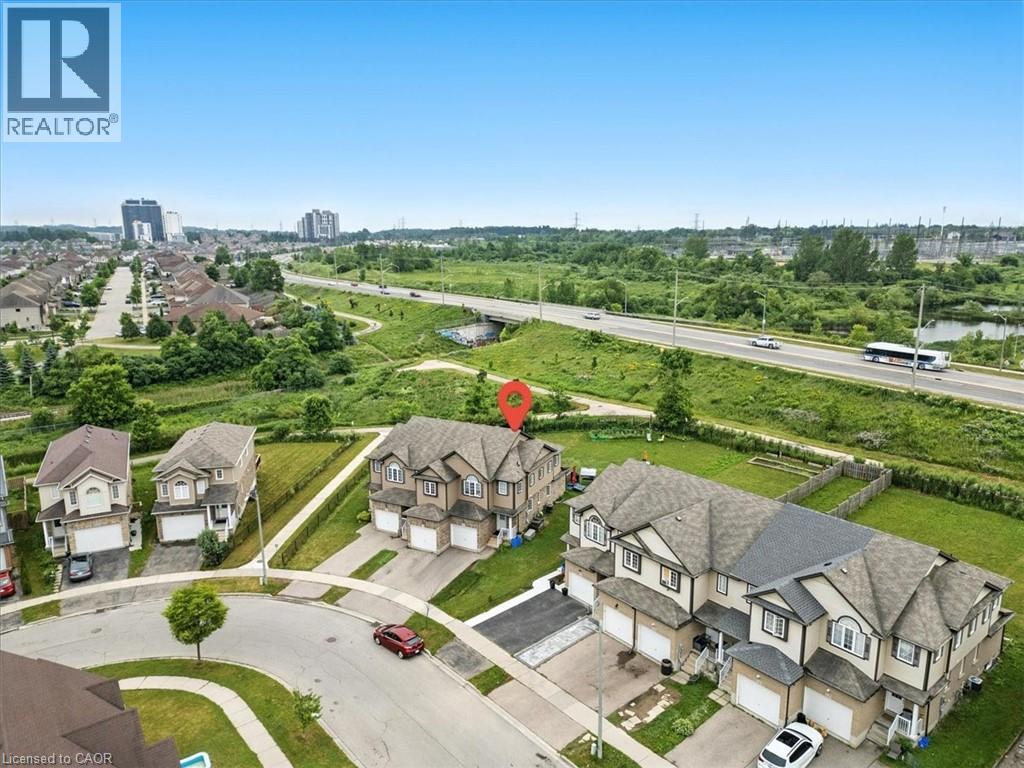 Photo 14 of 260 Countrystone Crescent, Kitchener ON
