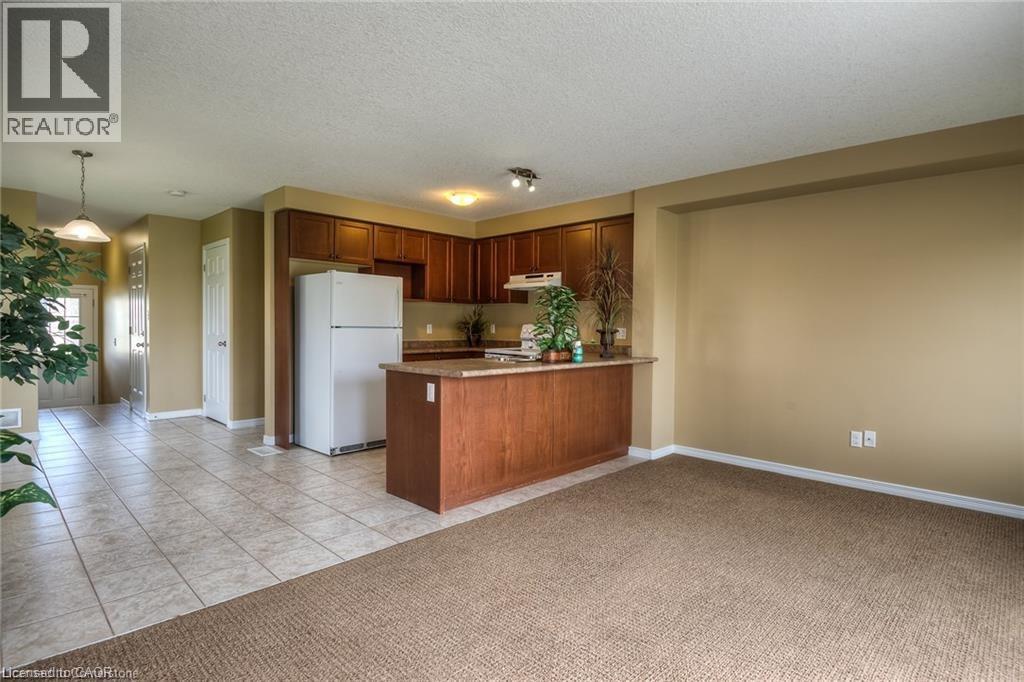 Photo 28 of 260 Countrystone Crescent, Kitchener ON
