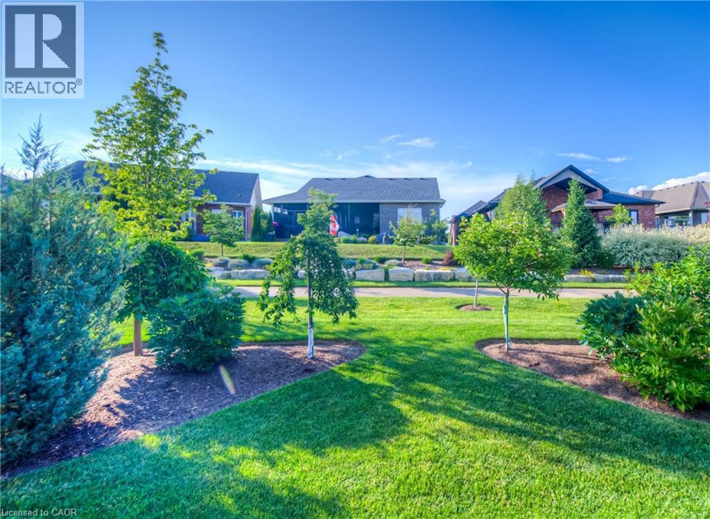 Photo 43 of 28 Amberdale Way, New Hamburg ON