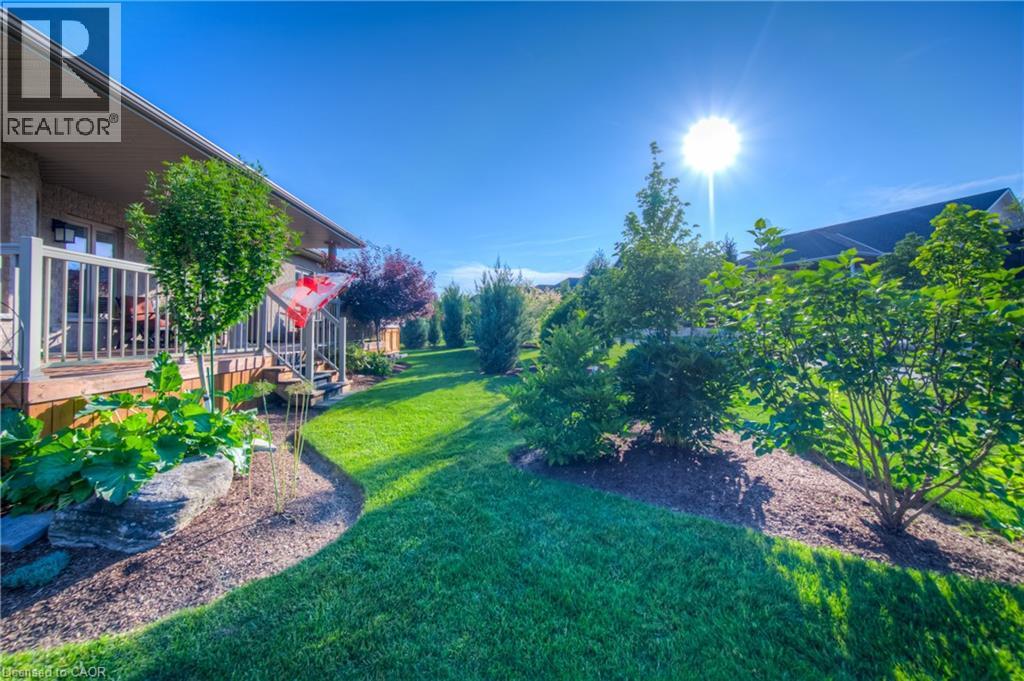 Photo 44 of 28 Amberdale Way, New Hamburg ON