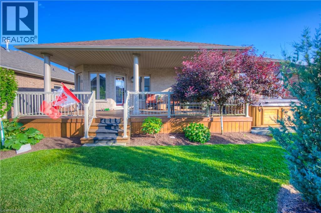 Photo 35 of 28 Amberdale Way, New Hamburg ON