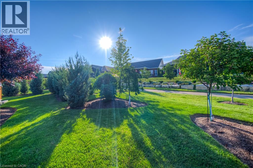 Photo 45 of 28 Amberdale Way, New Hamburg ON