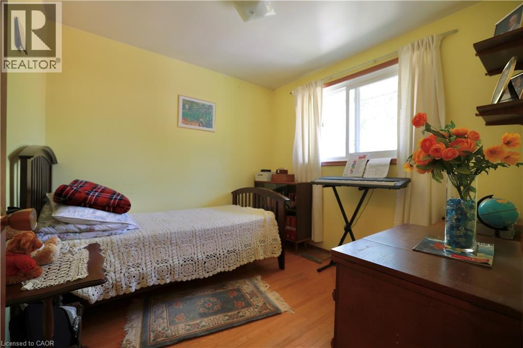 Photo 11 of 104 Milford Avenue, Waterloo ON