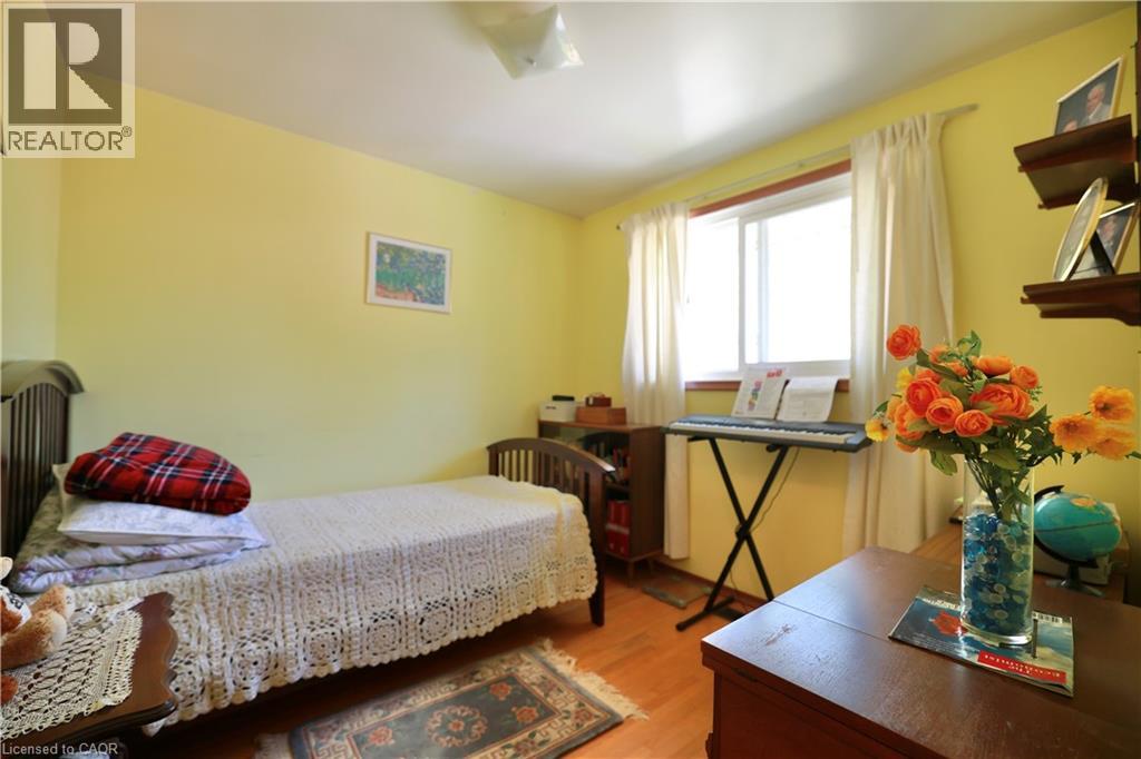 Photo 13 of 104 Milford Avenue, Waterloo ON