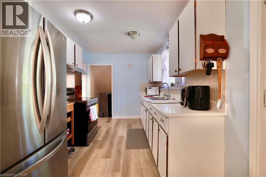 Photo 27 of 104 Milford Avenue, Waterloo ON