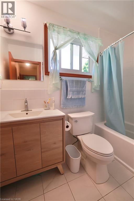 Photo 8 of 104 Milford Avenue, Waterloo ON