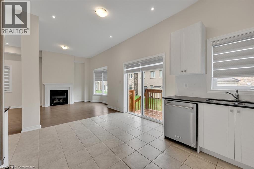 Photo 10 of 3936 Leonardo Street, Burlington ON