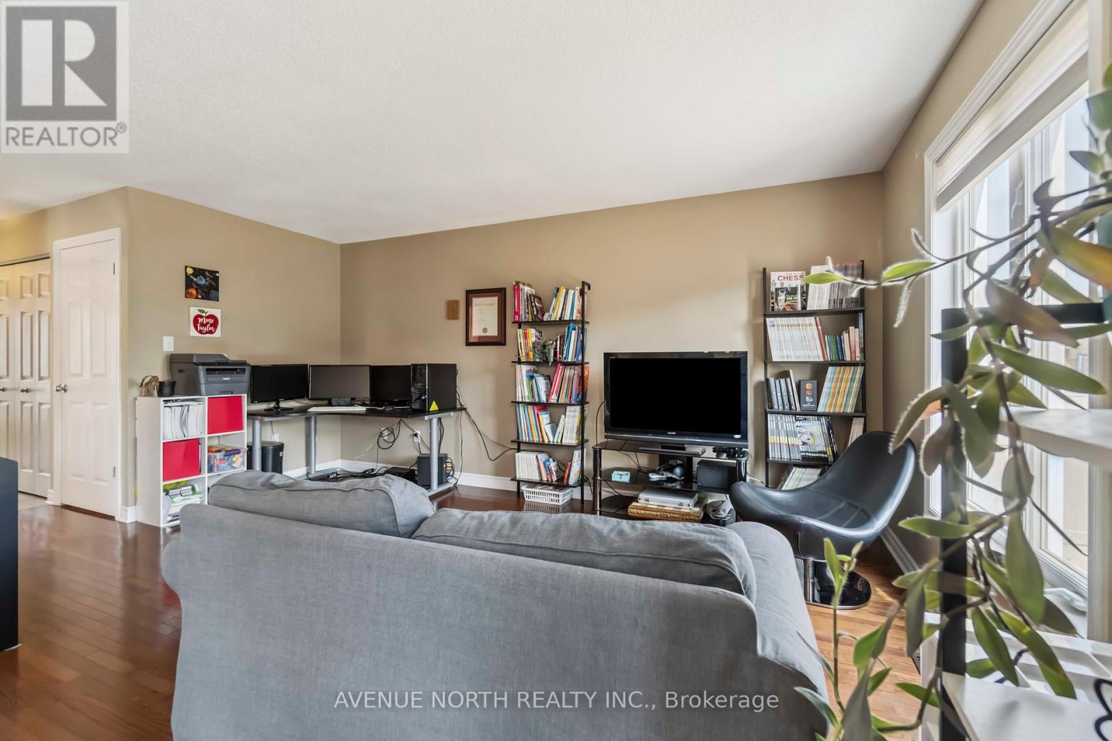 Photo 8 of 309 Mercury Street, Clarencerockland ON
