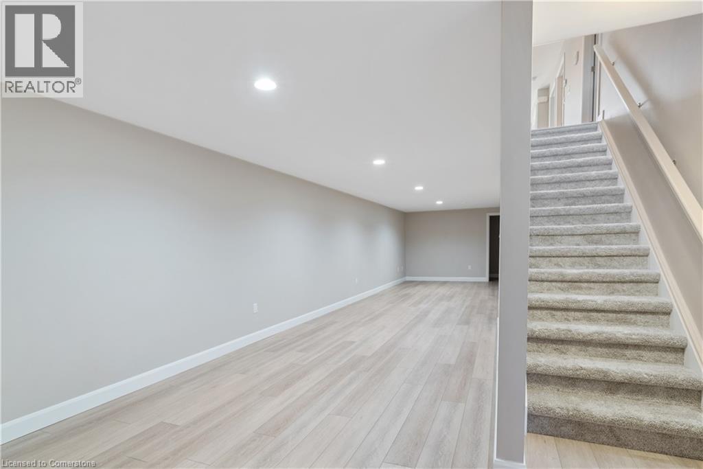 Photo 26 of 98 Moonstone Crescent, Chatham ON