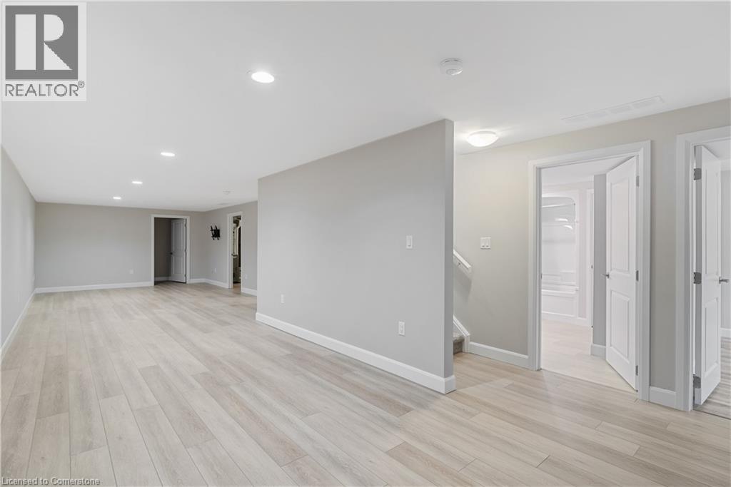 Photo 19 of 98 Moonstone Crescent, Chatham ON