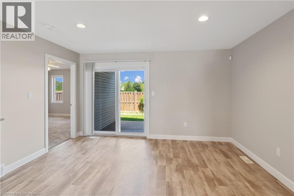Photo 9 of 98 Moonstone Crescent, Chatham ON