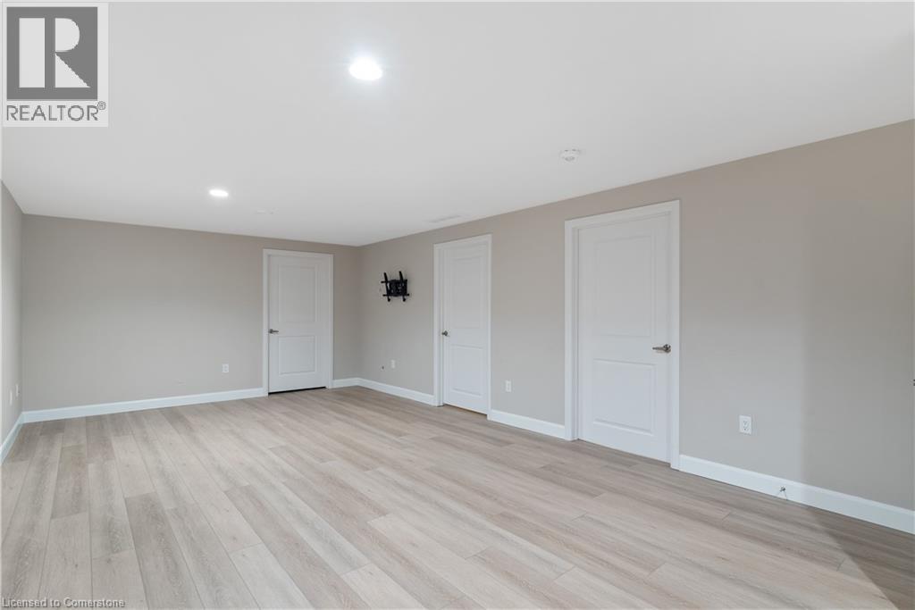 Photo 12 of 98 Moonstone Crescent, Chatham ON