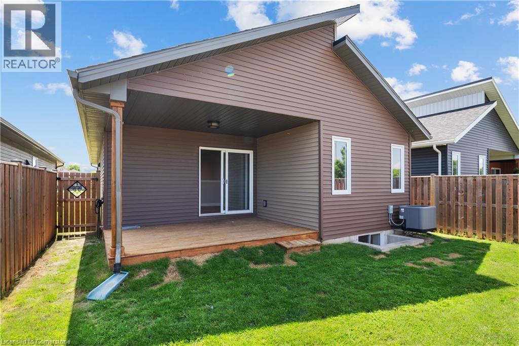 Photo 23 of 98 Moonstone Crescent, Chatham ON