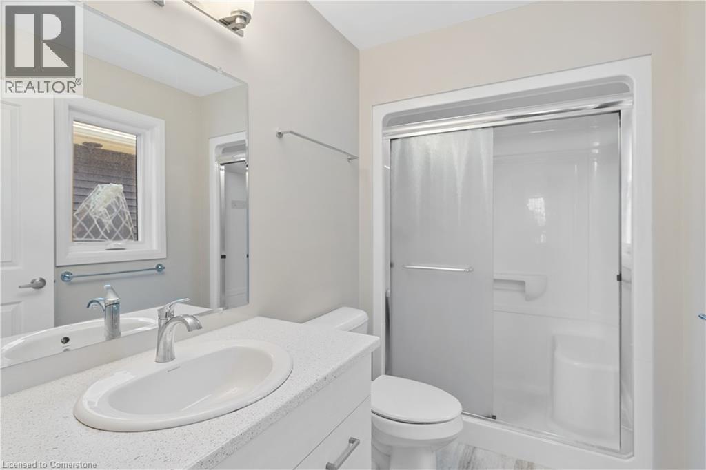 Photo 5 of 98 Moonstone Crescent, Chatham ON