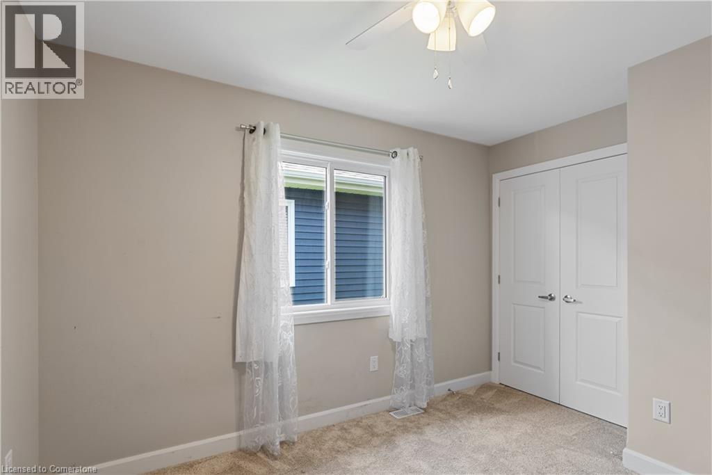 Photo 10 of 98 Moonstone Crescent, Chatham ON