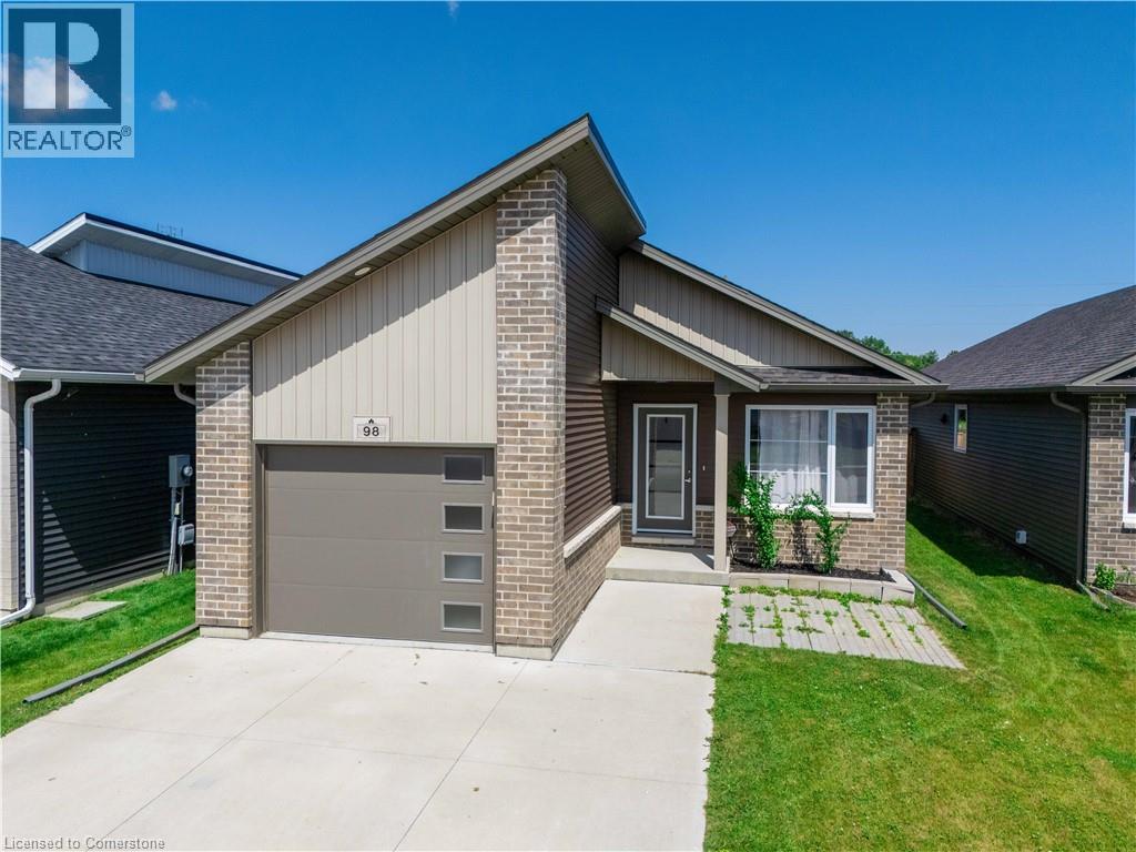 Photo 31 of 98 Moonstone Crescent, Chatham ON