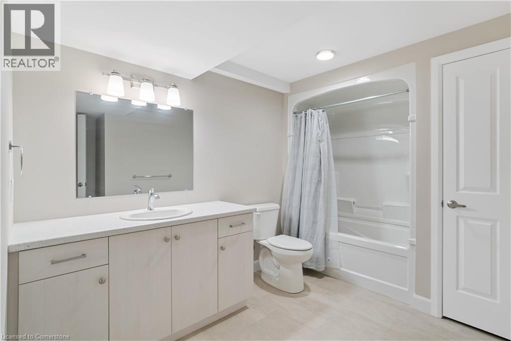 Photo 40 of 98 Moonstone Crescent, Chatham ON