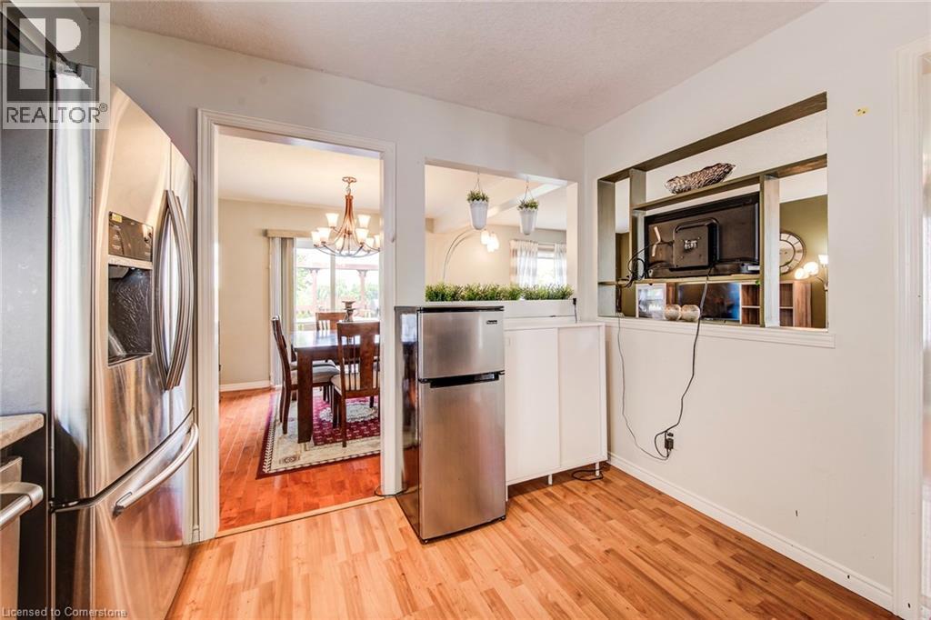Photo 17 of 160 Hidden Creek Drive, Kitchener ON