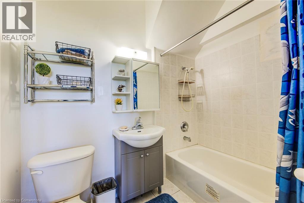 Photo 13 of 160 Hidden Creek Drive, Kitchener ON