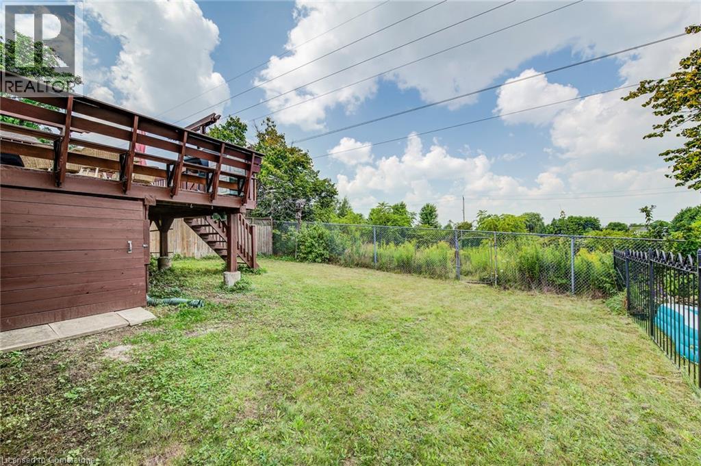 Photo 22 of 160 Hidden Creek Drive, Kitchener ON