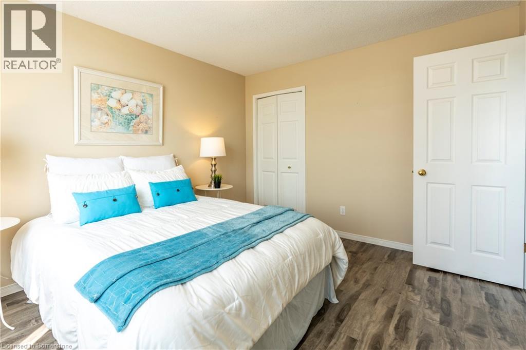 Photo 2 of 584 Commonwealth Crescent, Kitchener ON
