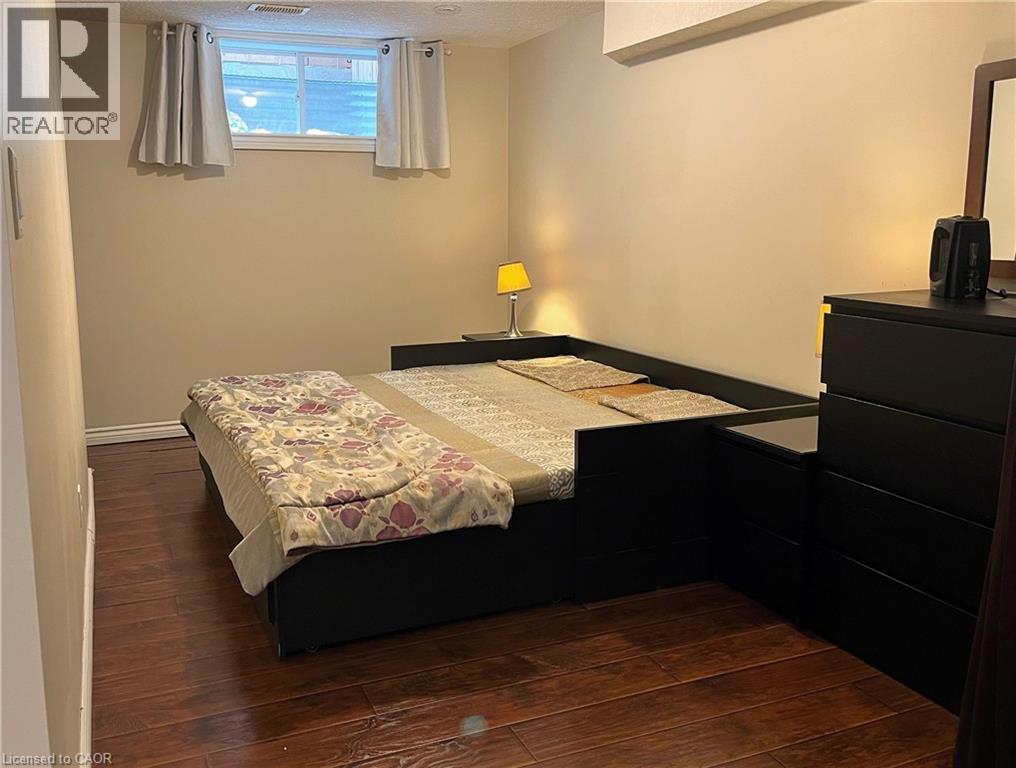Photo 3 of 727 Commonwealth Crescent, Kitchener ON