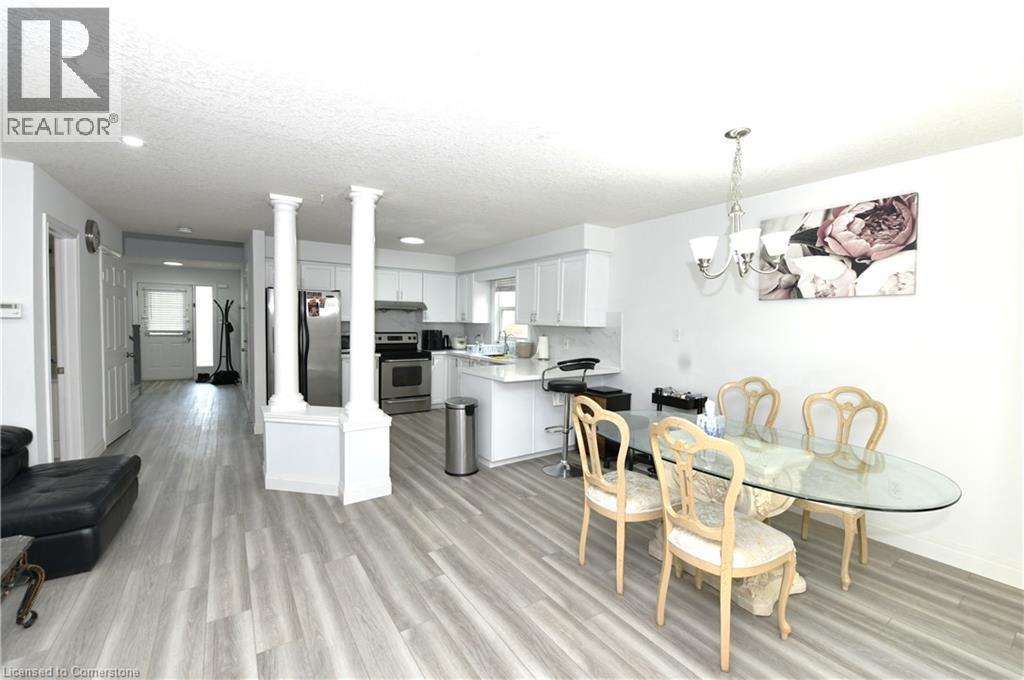 Photo 2 of 260 Bridlewreath Street, Kitchener ON