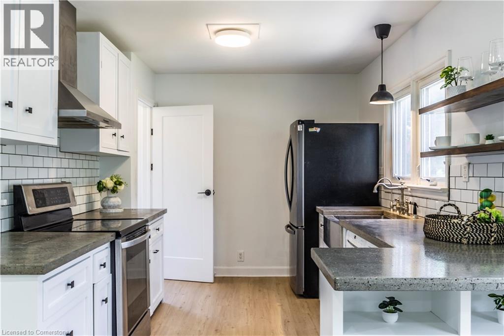 Photo 11 of 250 Cardigan Street, Woodstock ON