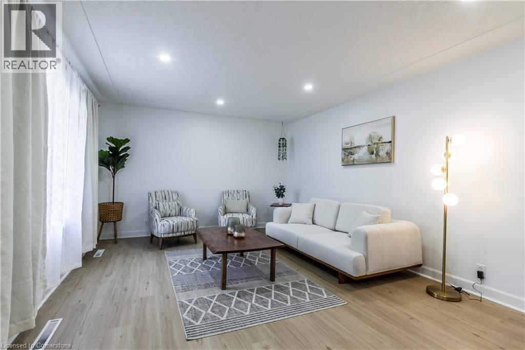 Photo 10 of 250 Cardigan Street, Woodstock ON
