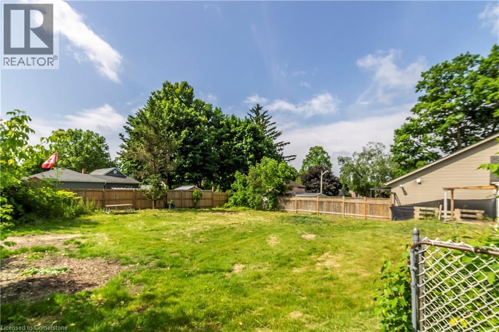 Photo 35 of 250 Cardigan Street, Woodstock ON