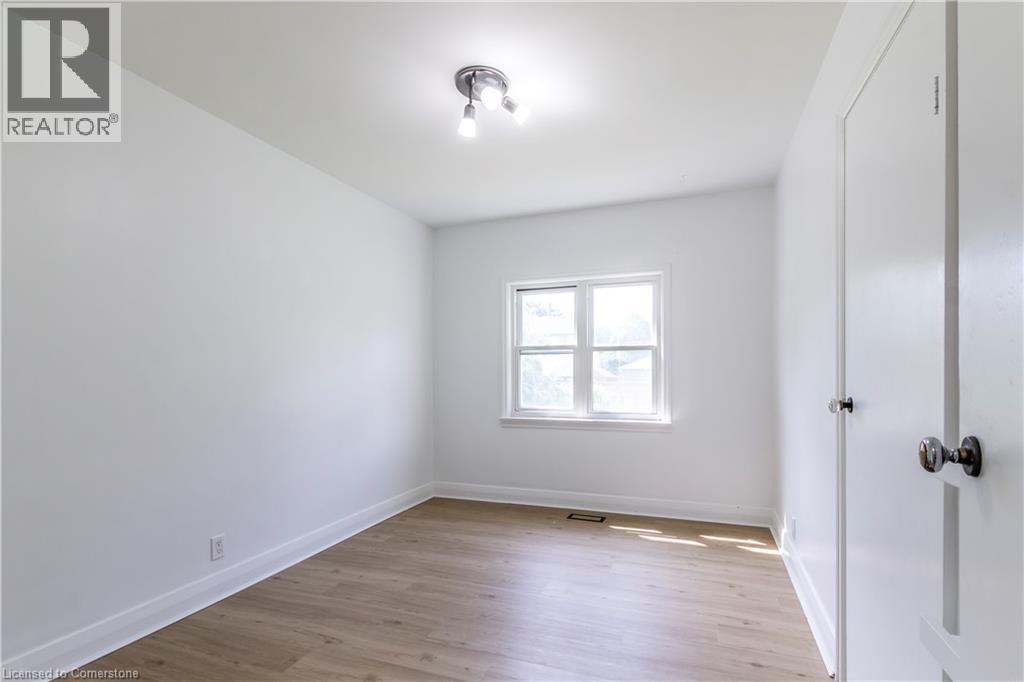 Photo 14 of 250 Cardigan Street, Woodstock ON
