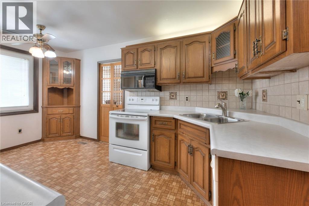 Photo 13 of 147 Clark Avenue, Kitchener ON