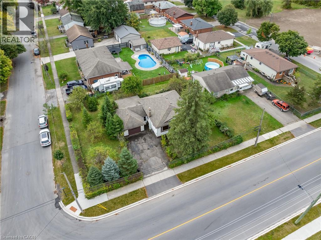 Photo 12 of 562 Broadway Street, Welland ON