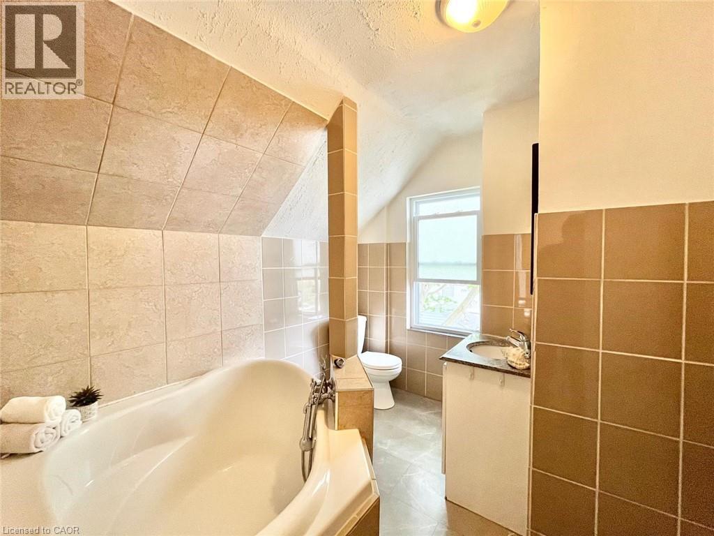 Photo 11 of 305 Patricia Avenue, Kitchener ON