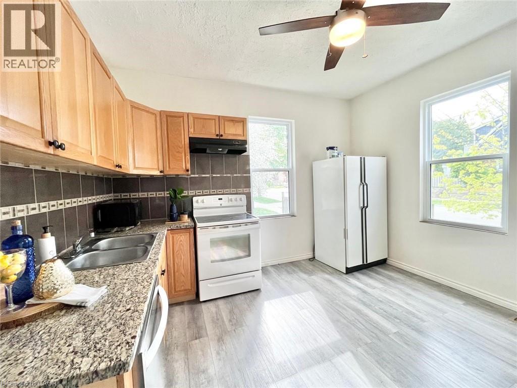 Photo 24 of 305 Patricia Avenue, Kitchener ON