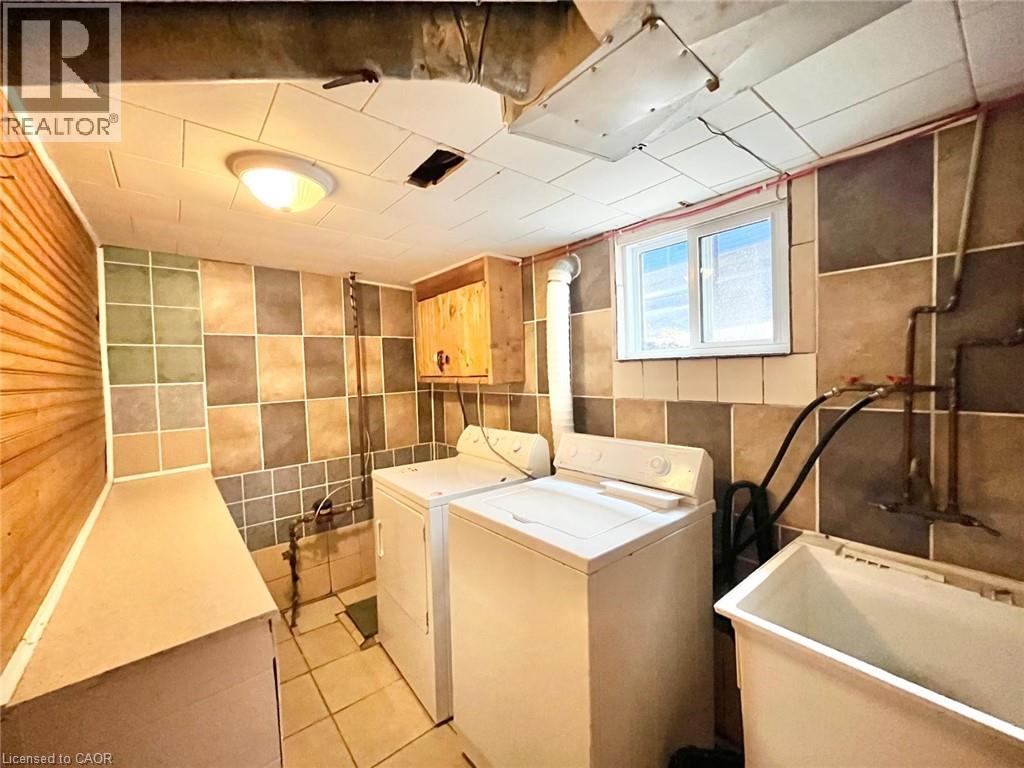 Photo 6 of 305 Patricia Avenue, Kitchener ON